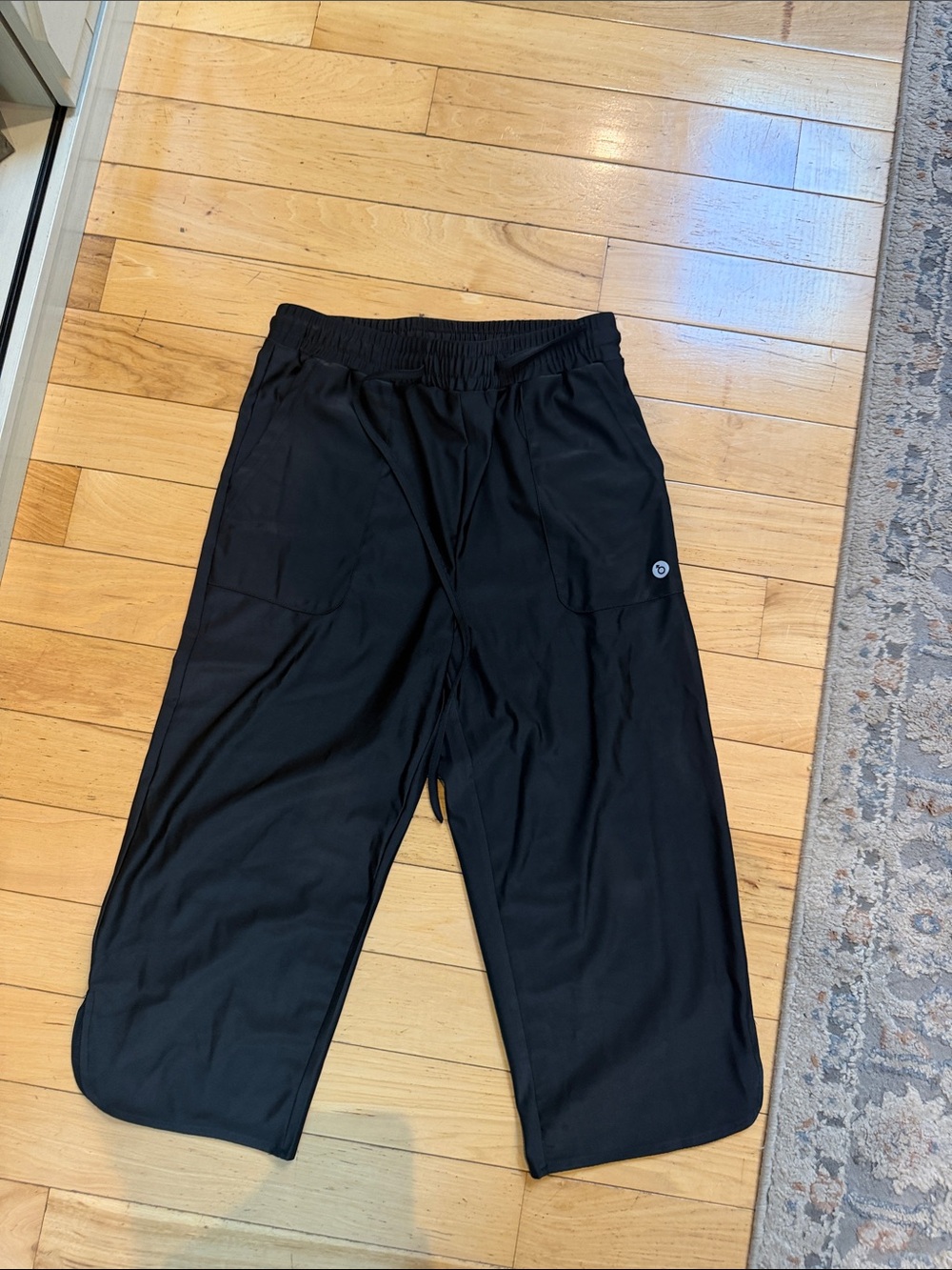 Tek Gear Women’s Cropped Relaxed fit athletic pants Black size XL